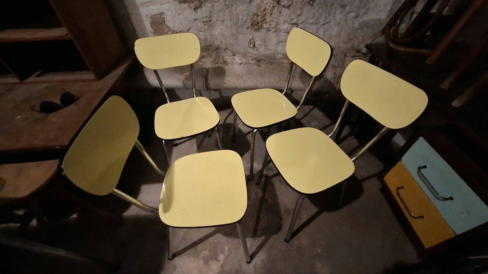 4 chaises en formica jaune