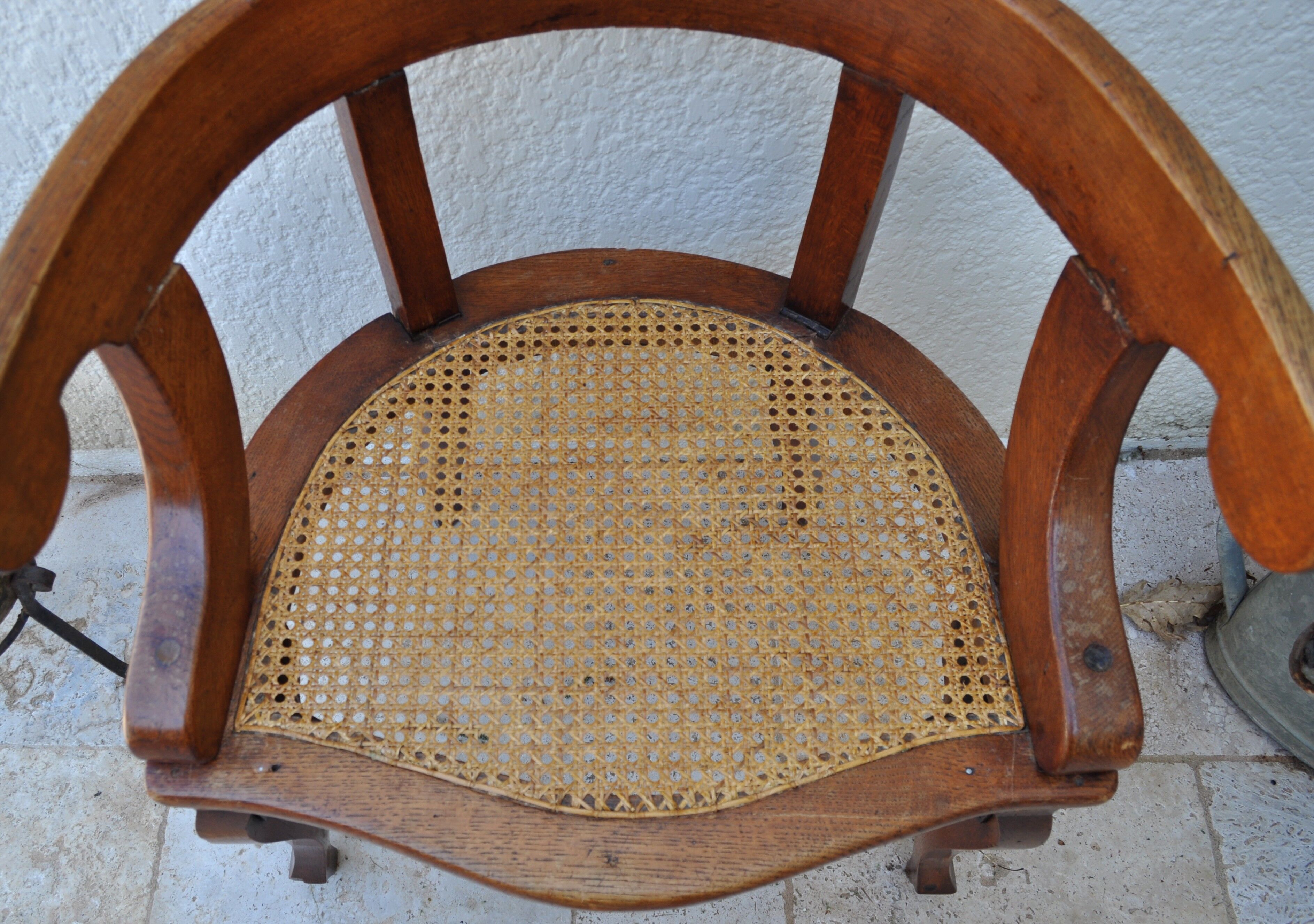 Fauteuil barbier ancien original bois cannage