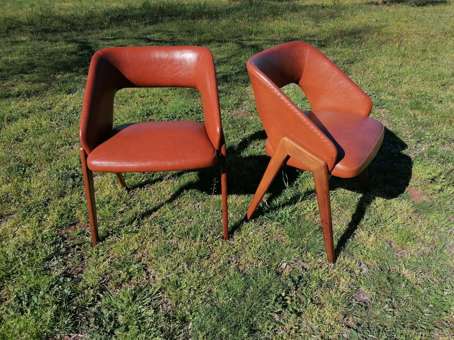 Pair of shell armchairs n°634 by Michel Ducaroy for Roset SNA