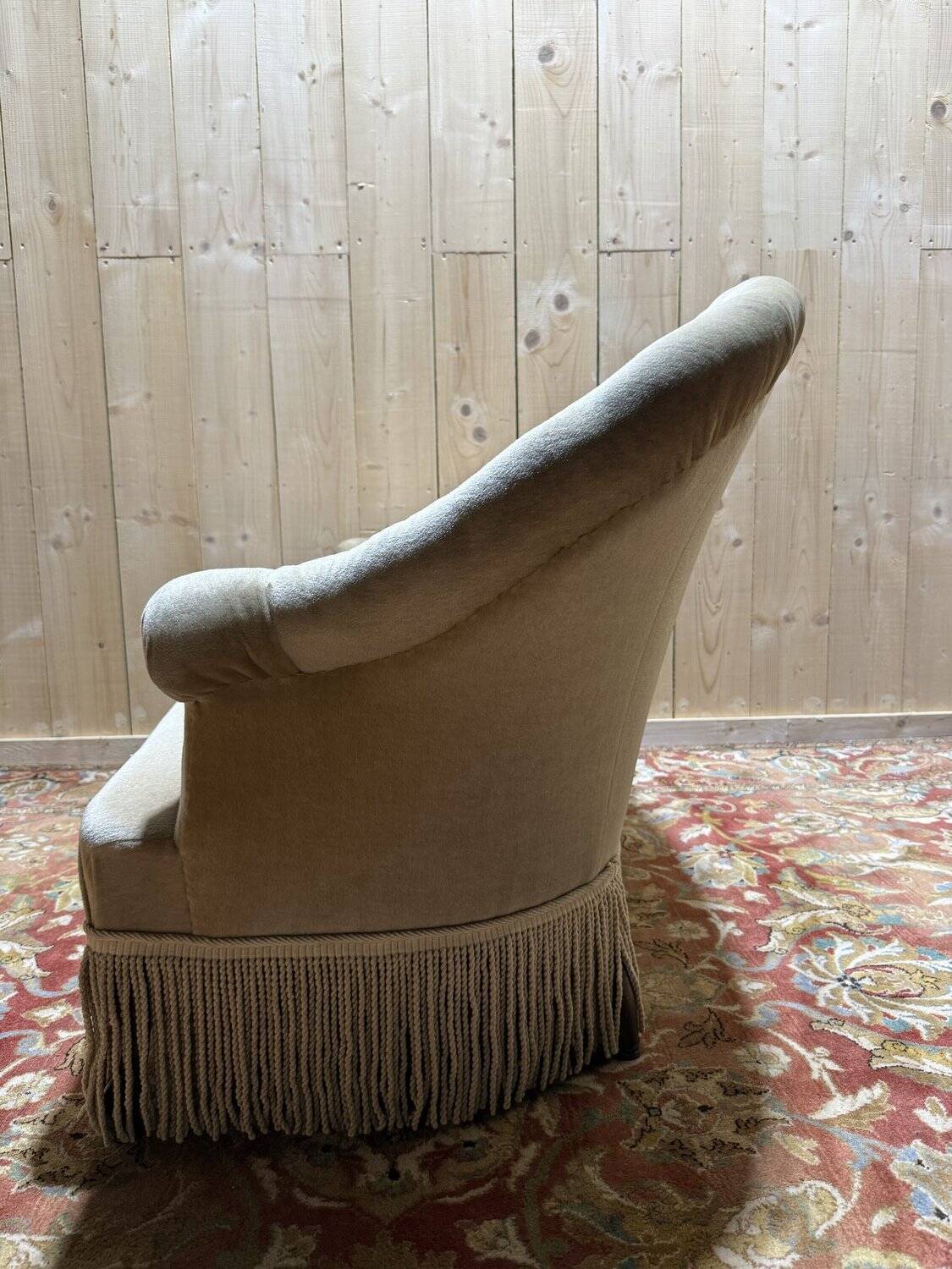 Napoleon III style toad canapé in velvet