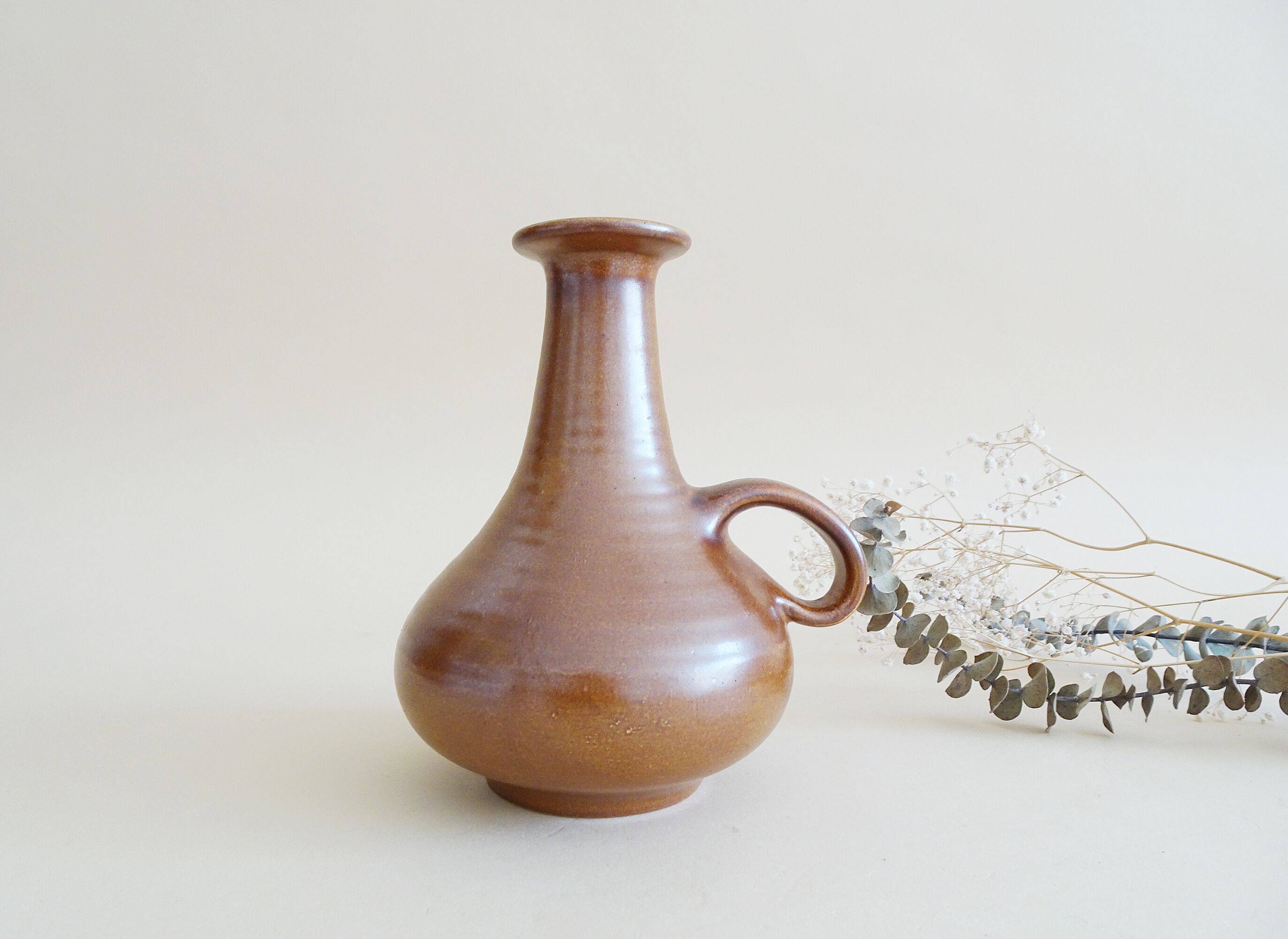 Brown vase by Manfred Buchholz