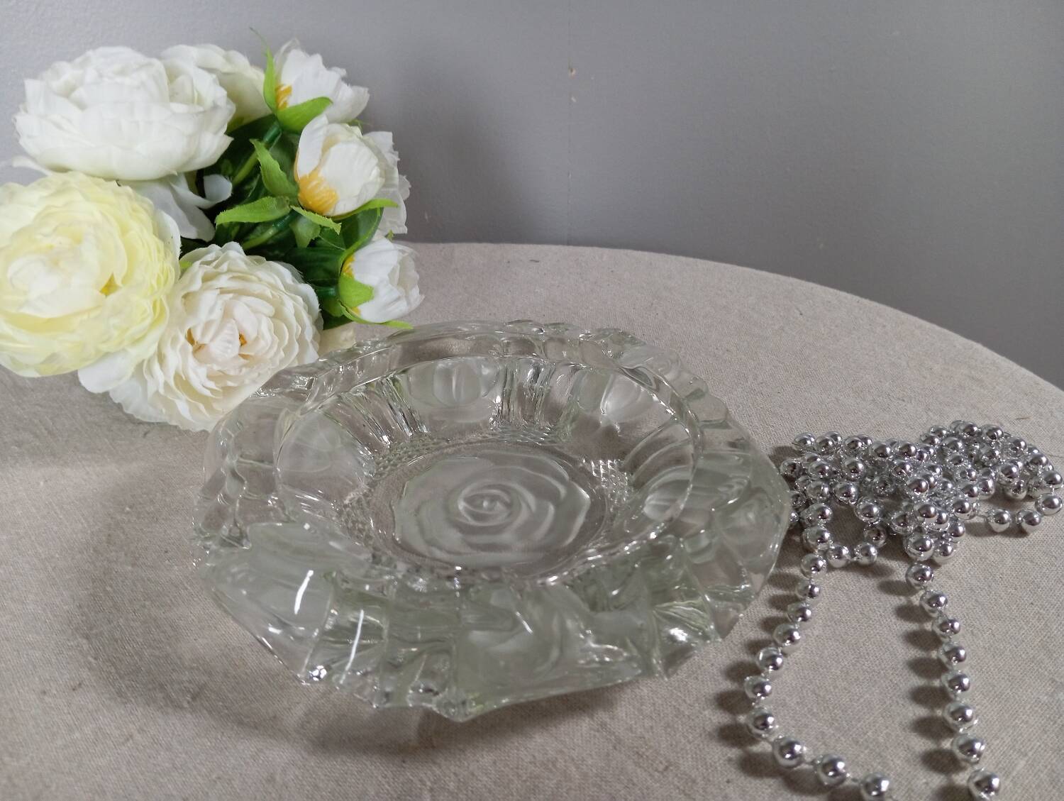 Ashtray thick glass flower pattern, art nouveau style