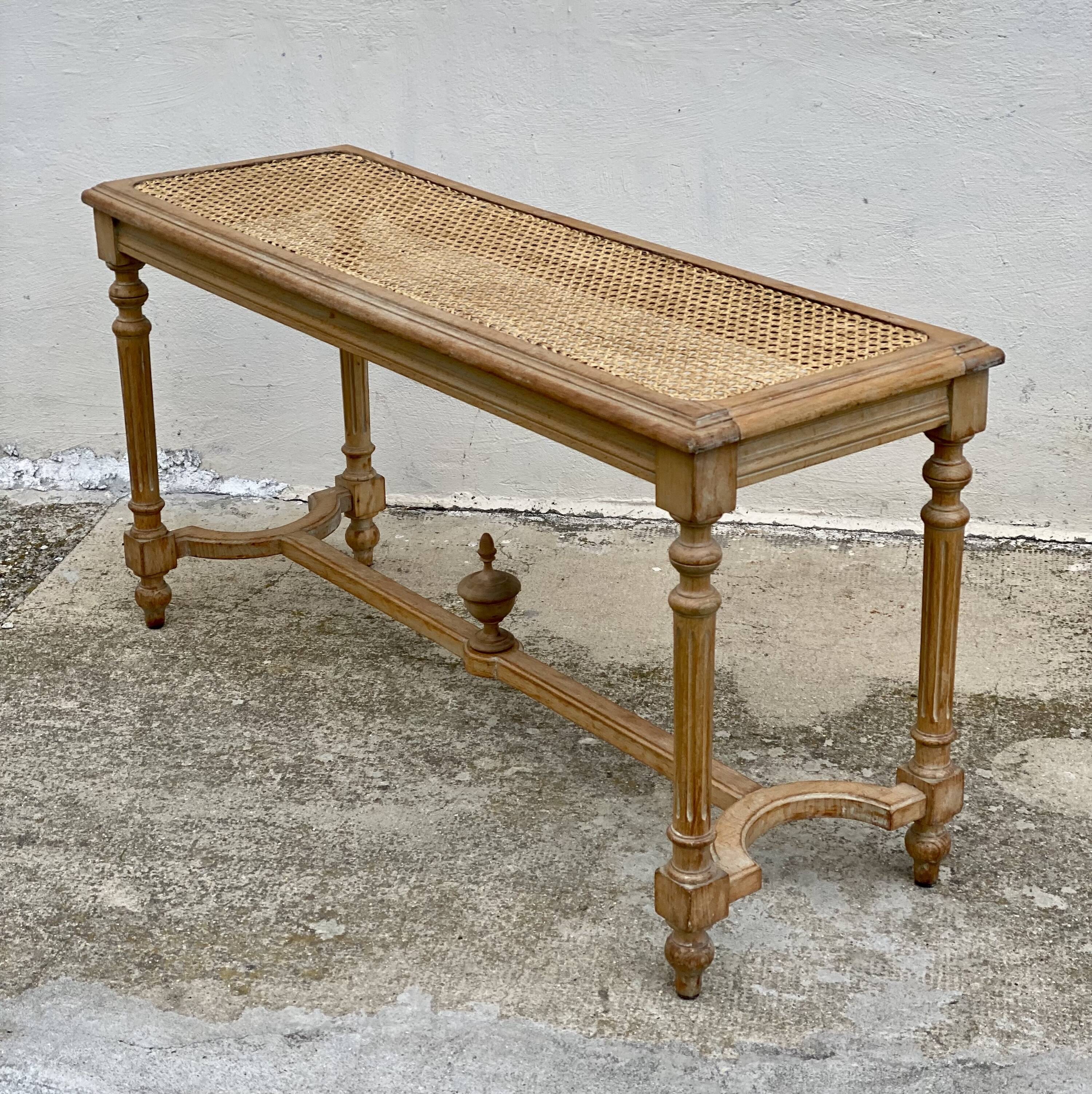 Banquette cannée style Louis XVI