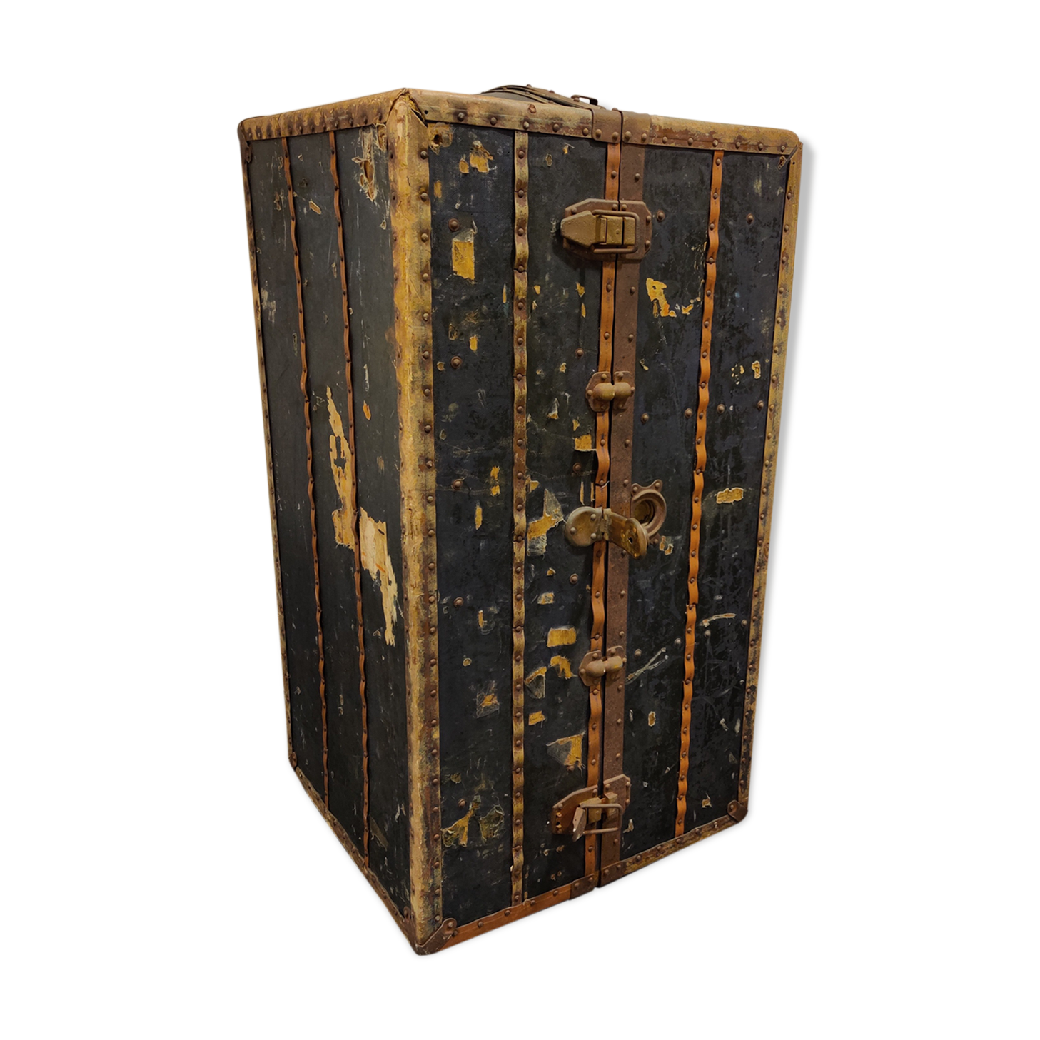 Antique steamer trunk by innovation, 1930s