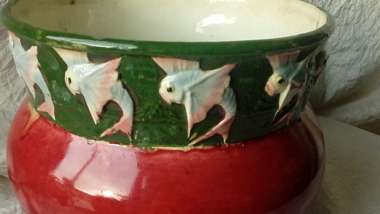 Faience pot cover slip decor fish garland