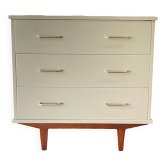 Vintage chest of drawers