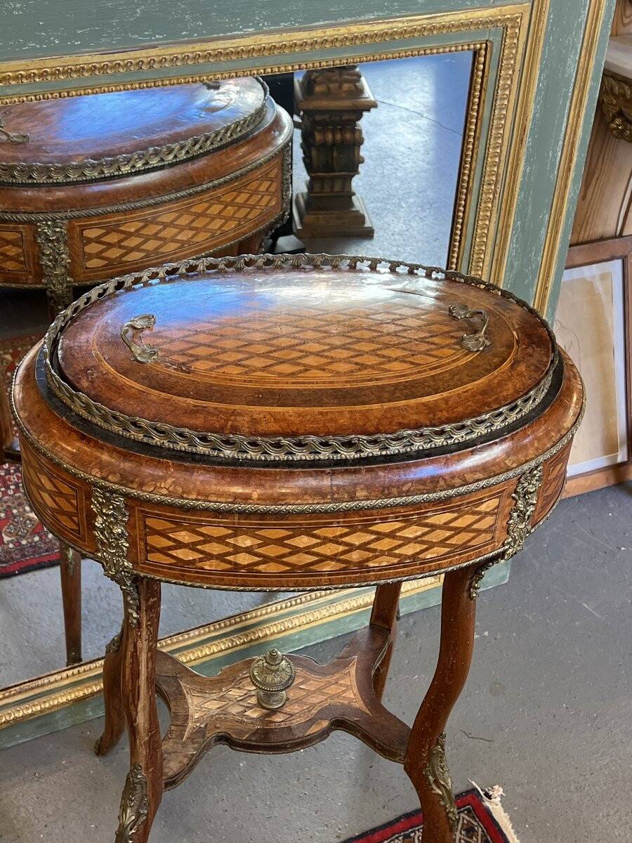 Jardinière in precious wood marquetry, Napoleonic III period, mid-19th century.