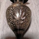 Vase en laiton noir