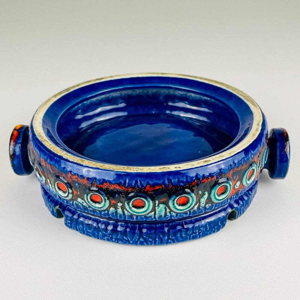 Relief Series Saturn ashtray in ceramic attributed to Dümler & Breiden, West Germany, 1970s.