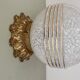 Applique ou plafonnier vintage, globe art déco en verre de clichy blanc et or