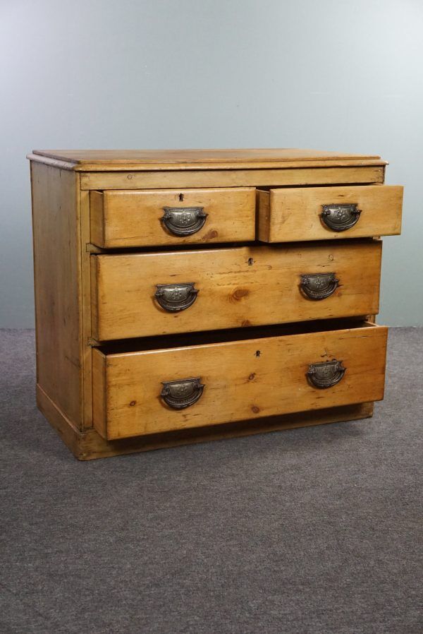 Commode anglaise ancienne en pin