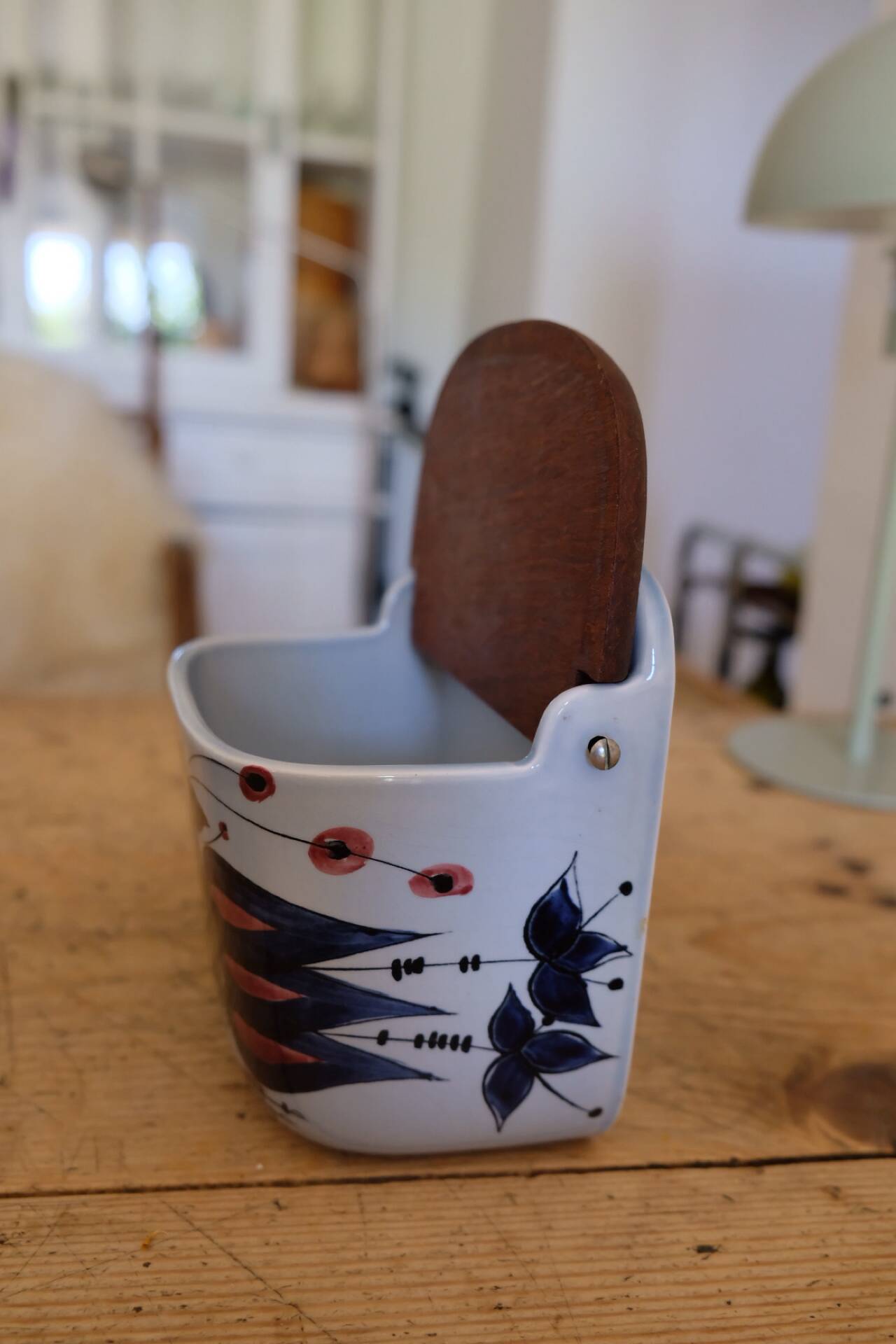 Royal Copenhagen Aluminia Tenera – wall-mounted salt pot "Crazy Bird" – Be