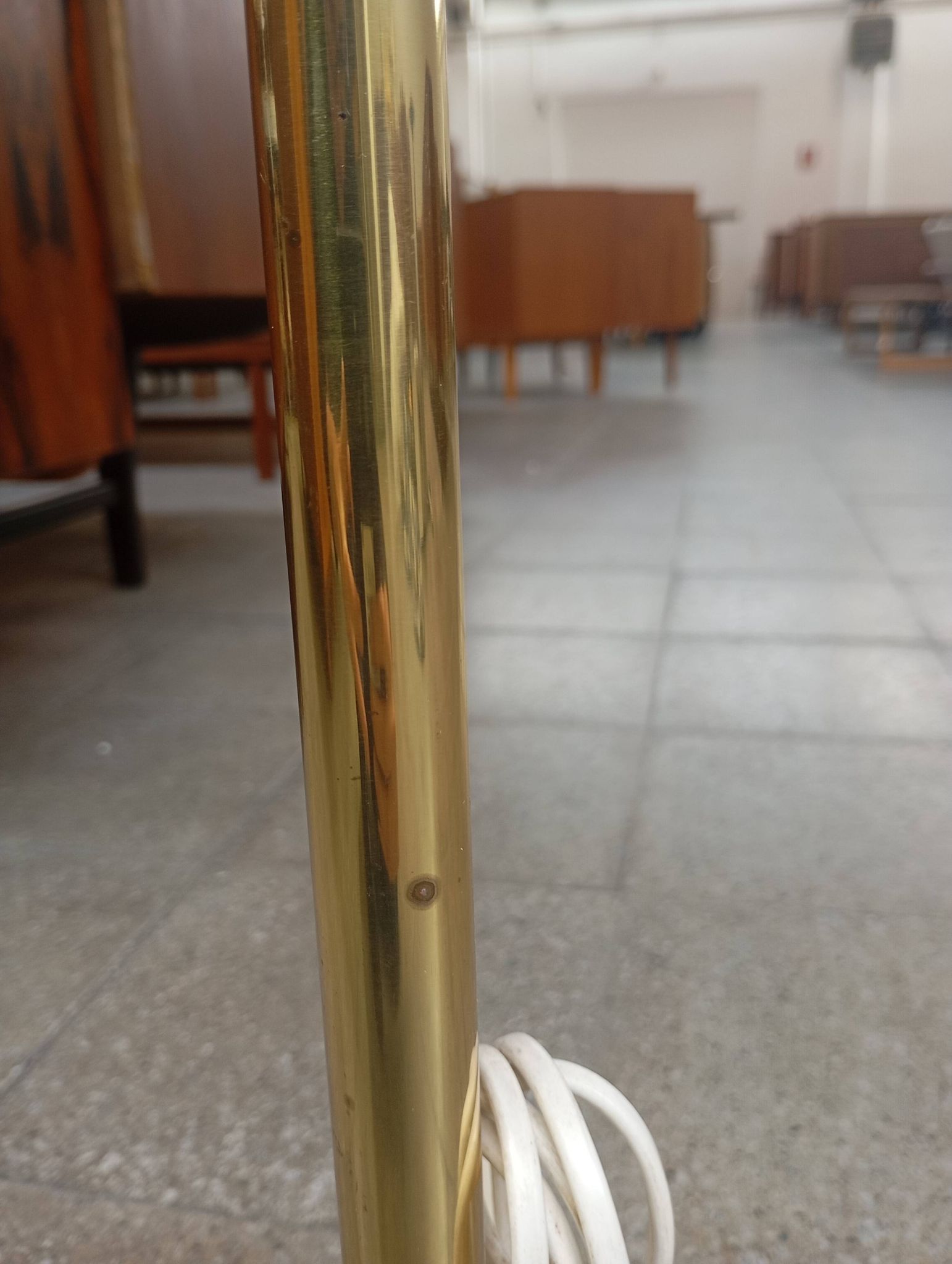 Lampadaire vintage avec base en or