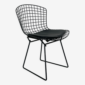 Bertoia side chair in black