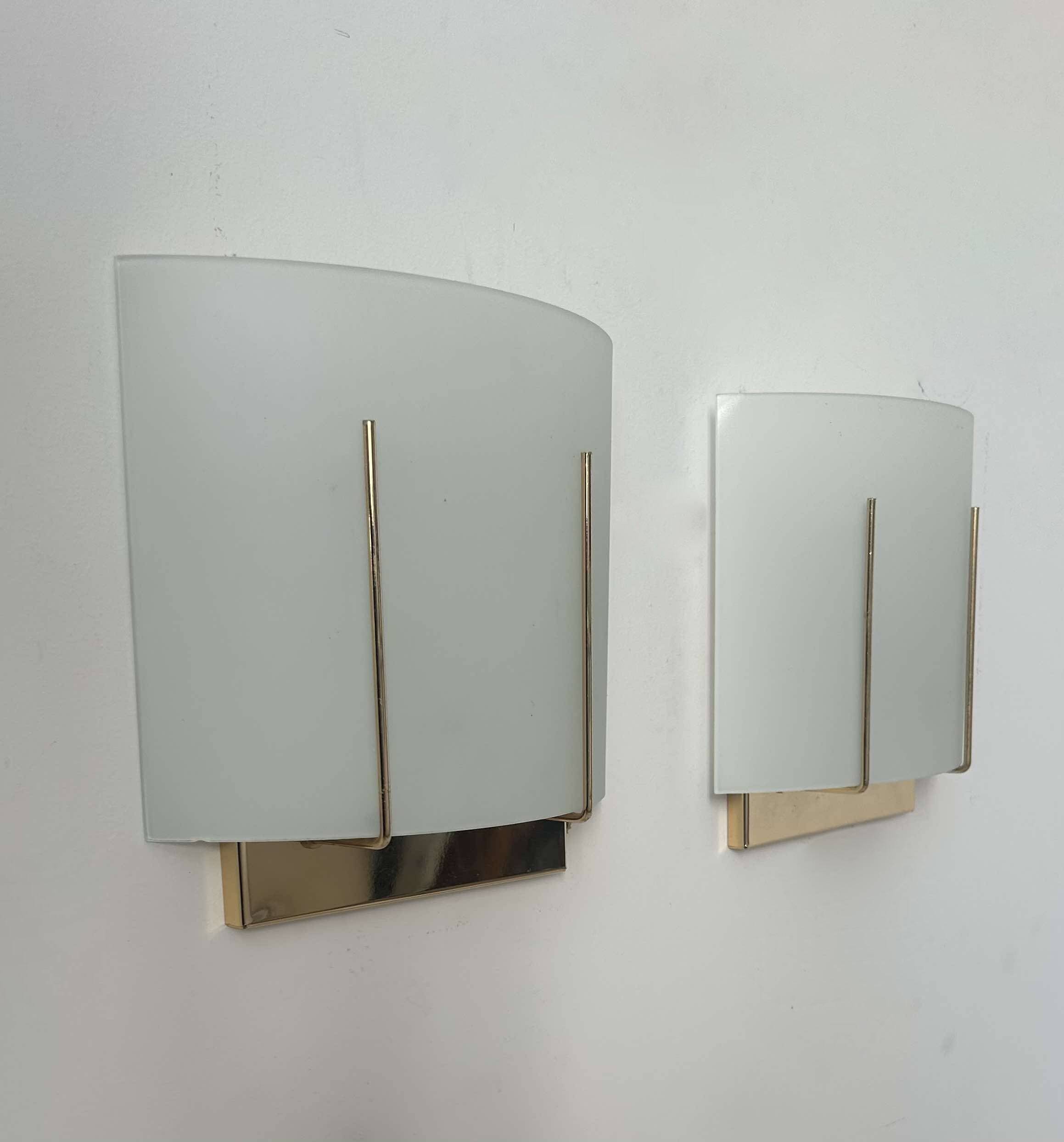 Pair of vintage wall lights, gilded brass and sandblasted glass, Italy 1970