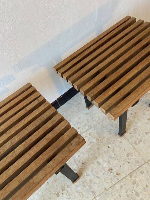 paire de petites tables d'appoint en chêne et métal