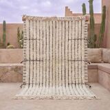 Handwoven traditional Berber rug, size 1.5/2.5 m.