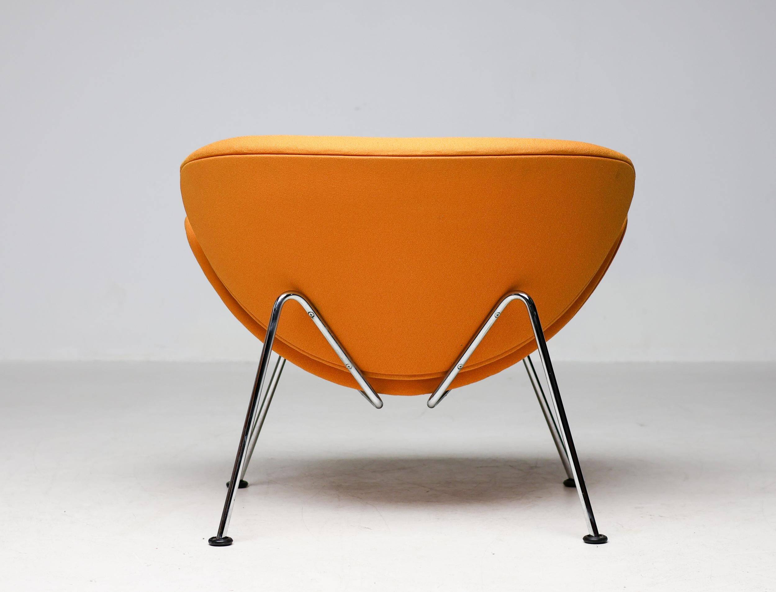 Fauteuil orange slice par Pierre Paulin