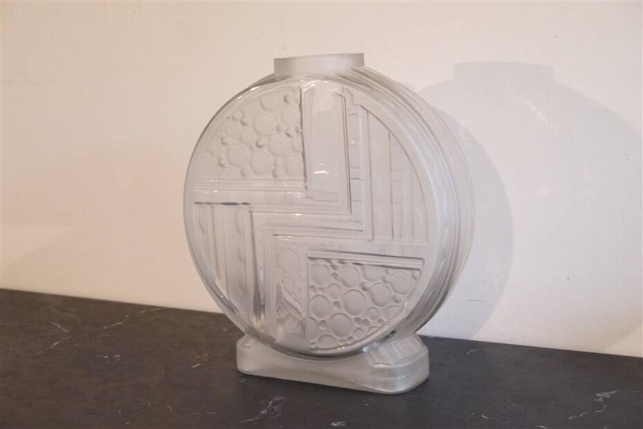 Vase art deco en verre préssé 1930