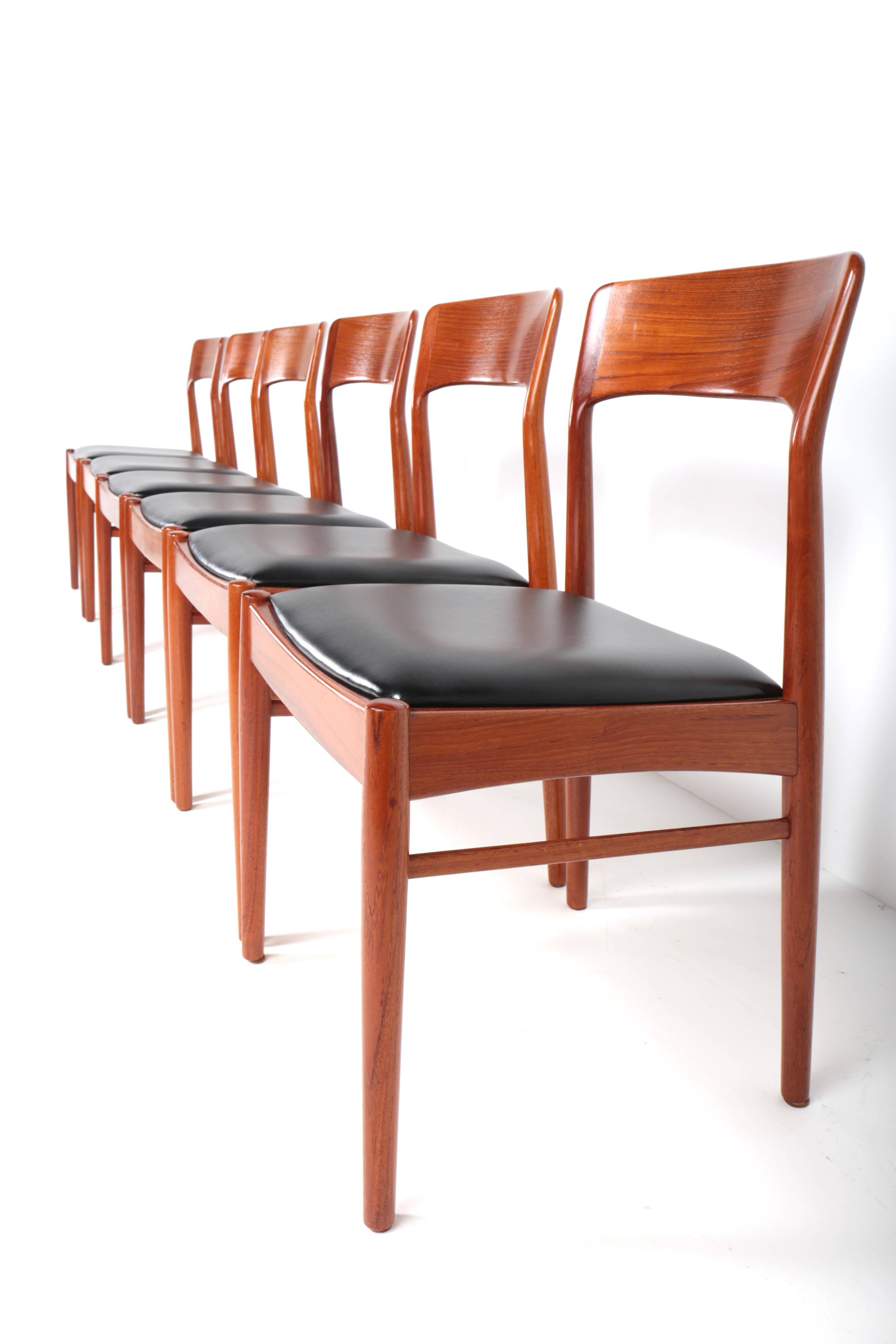 Set of 6 Model 26 chairs by Henning Kjaernulf - KS Korup Stolefabrik