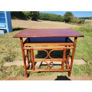 Bureau en bambou et rotin