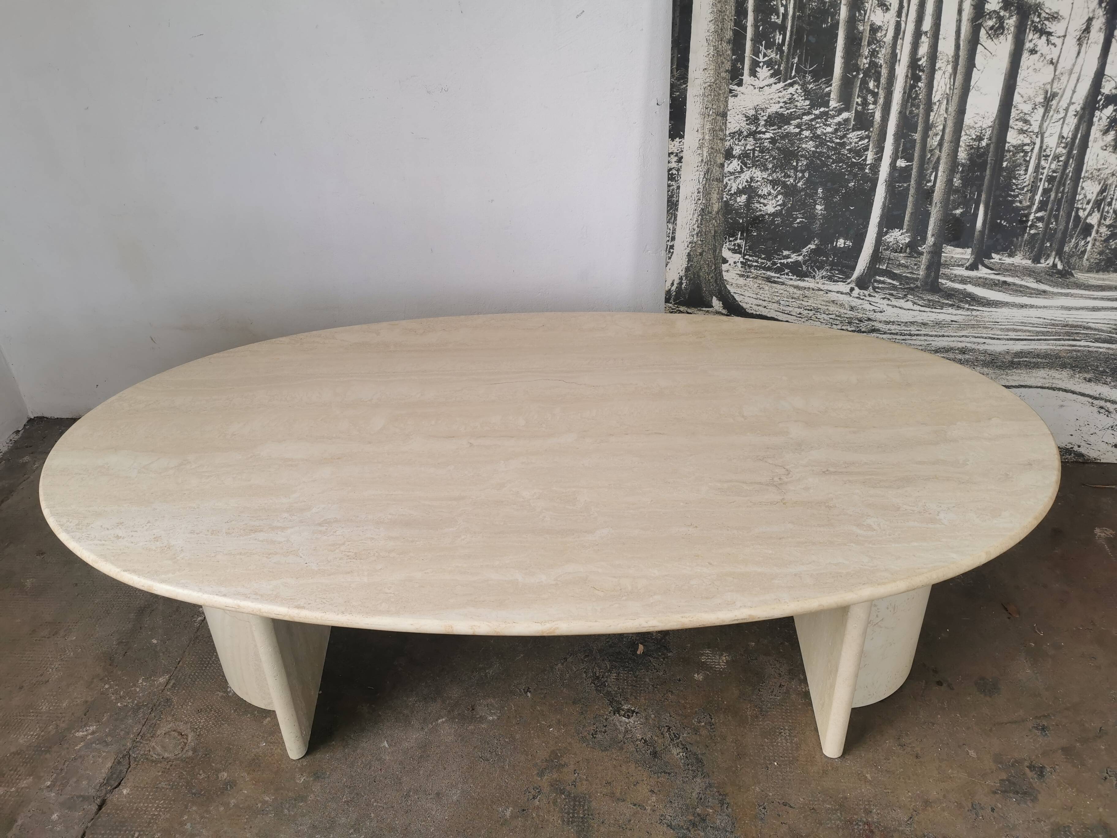 Oval coffee table in travertine, marble from the 70s/80s
