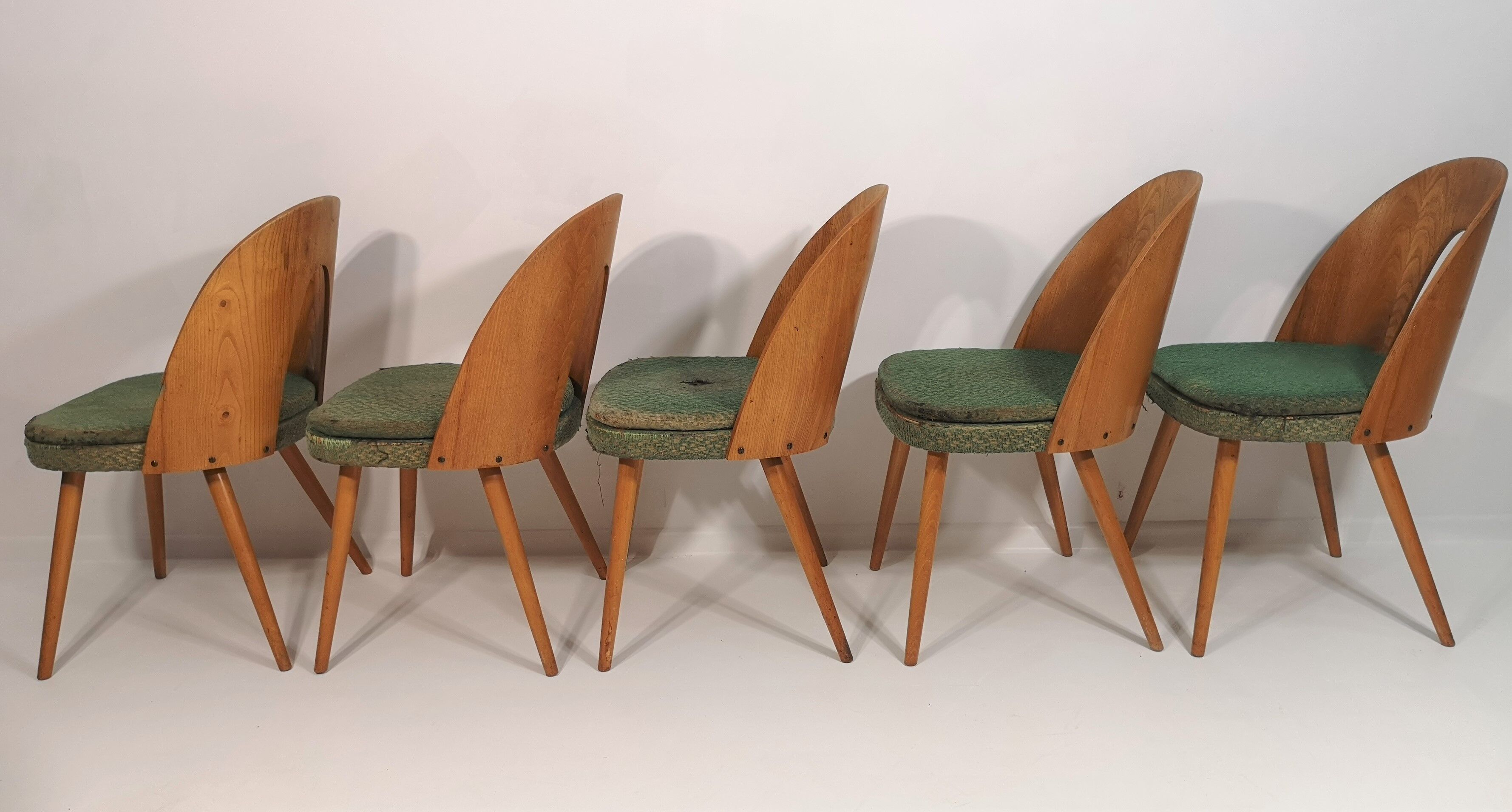 Ensemble de 4 chaises à manger par Antonín Šuman, années 1960
