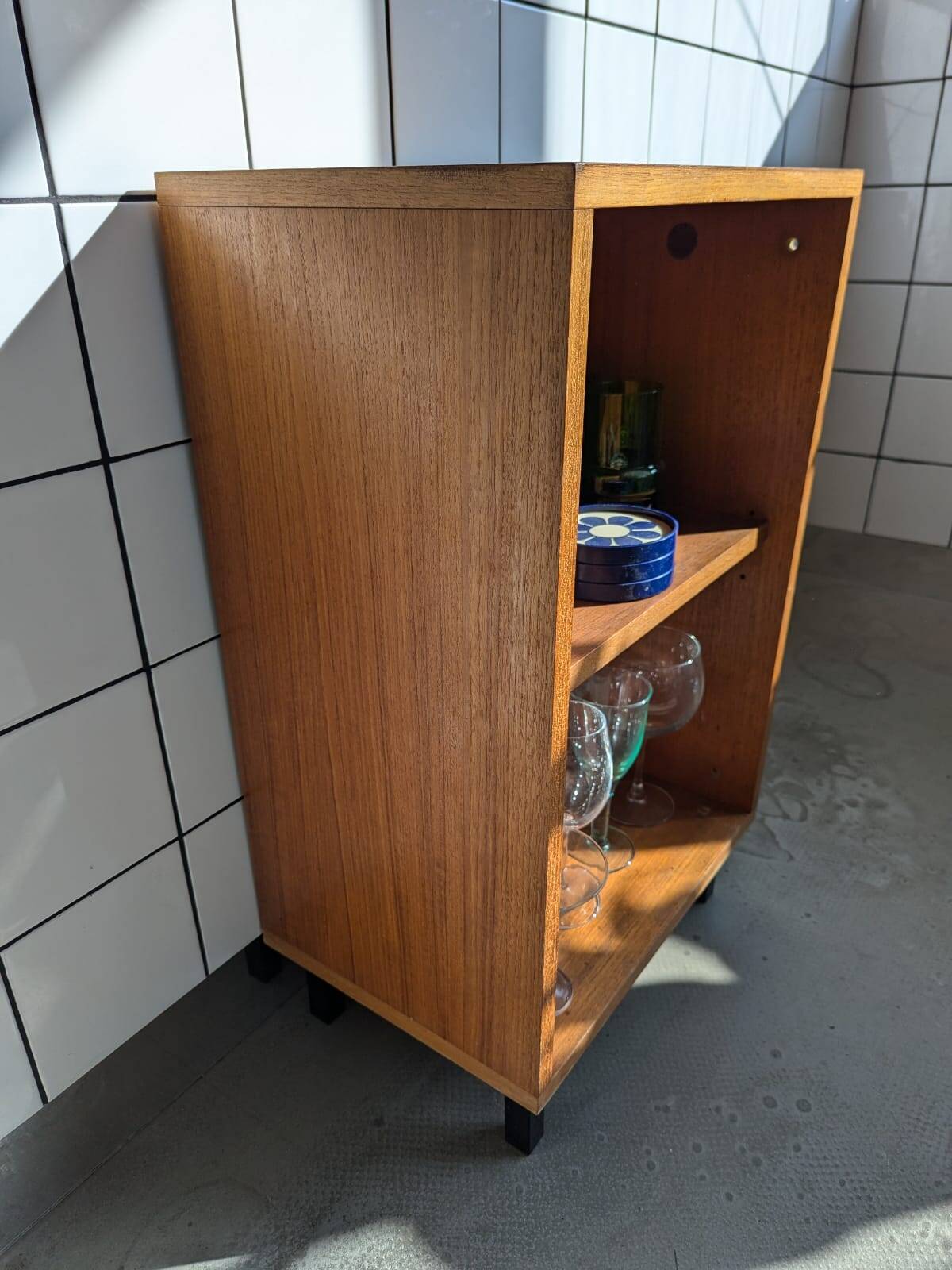 Vintage shelving unit