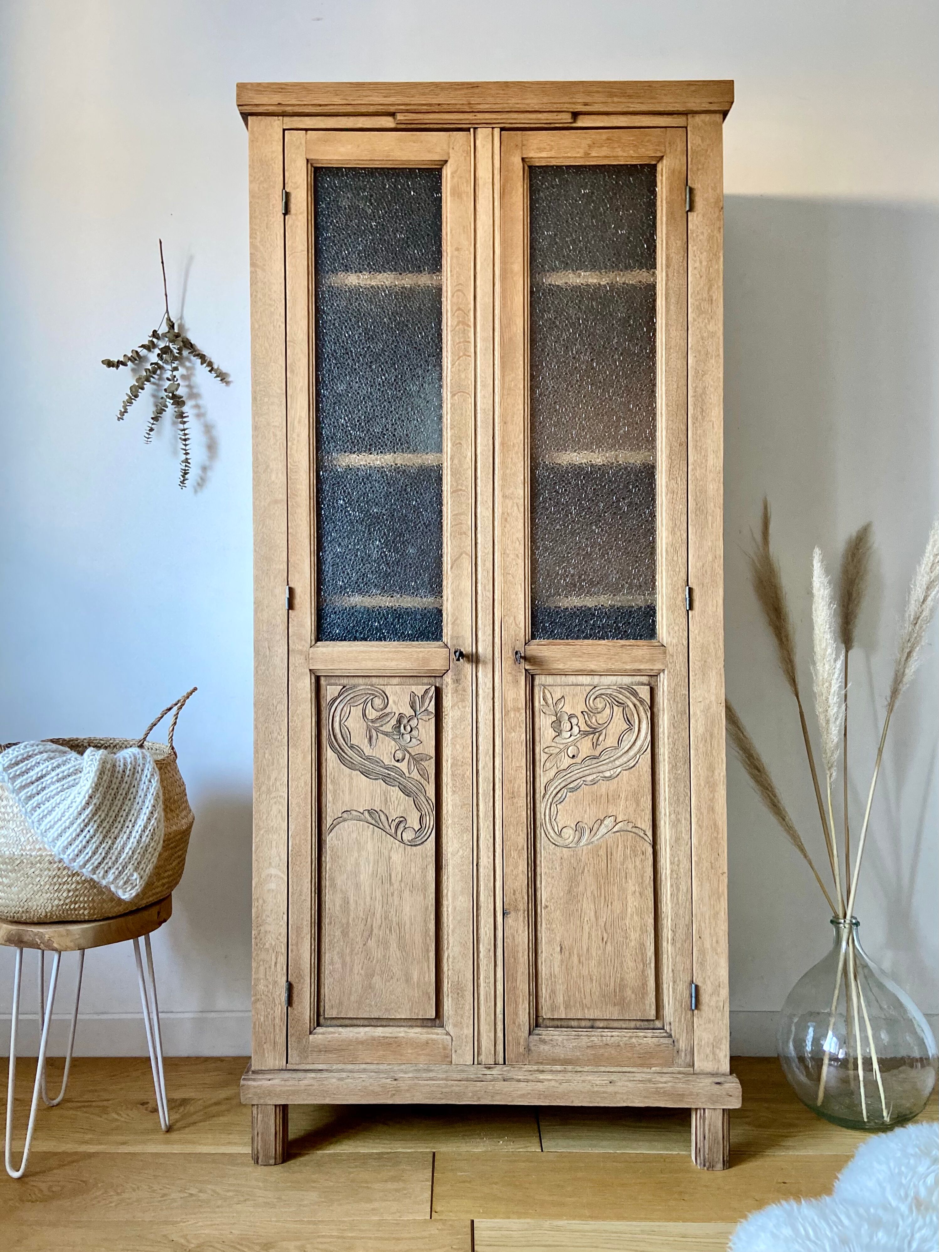 Art deco cabinet showcase