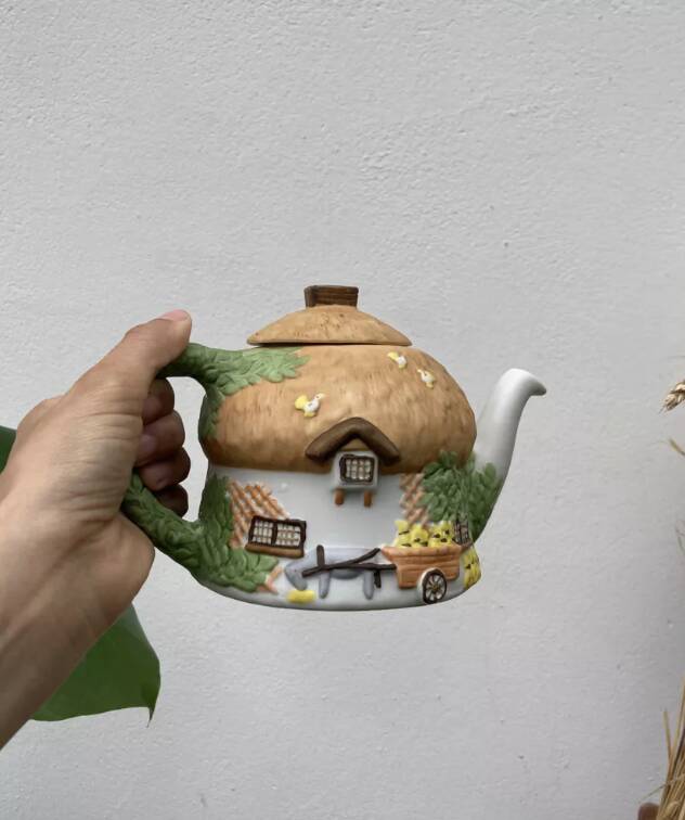 Staffordshire English Slush Teapot
