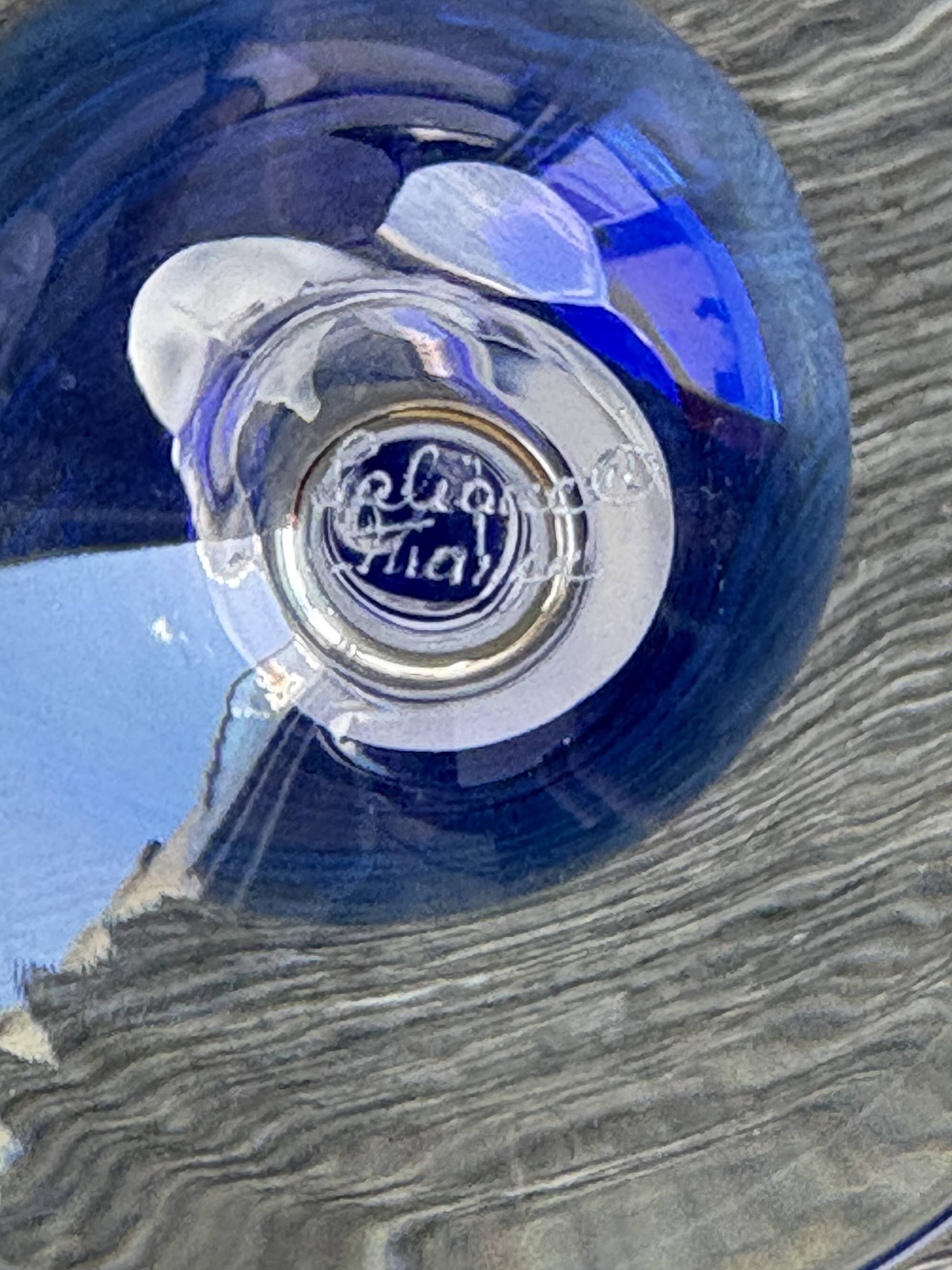Verre Lalique modèle Roxanne bleu indigot