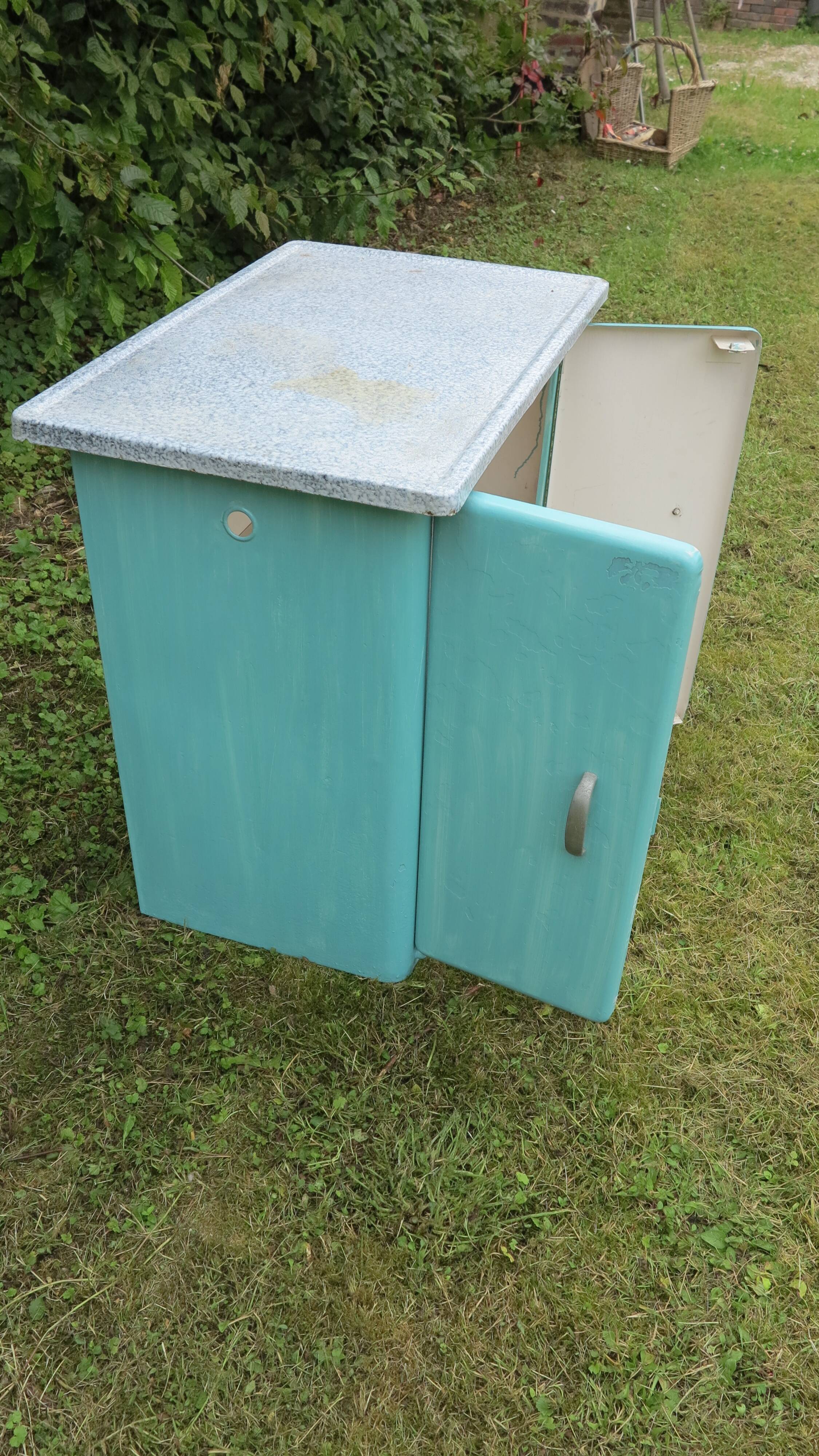 petit buffet métal à deux portes