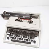 Dora typewriter by Olivetti 70