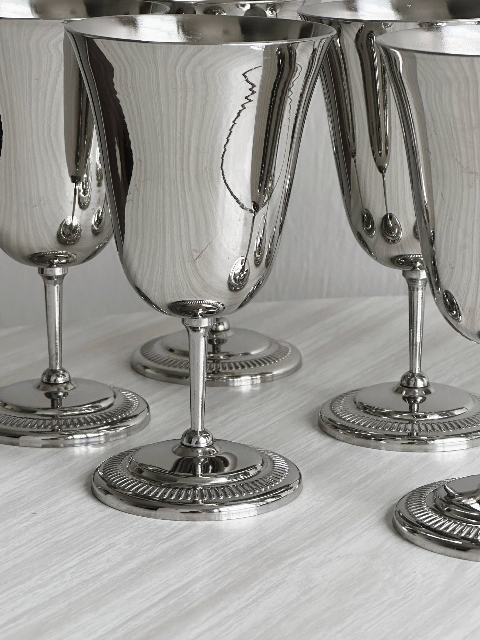 Lot de 8 coupes à pied