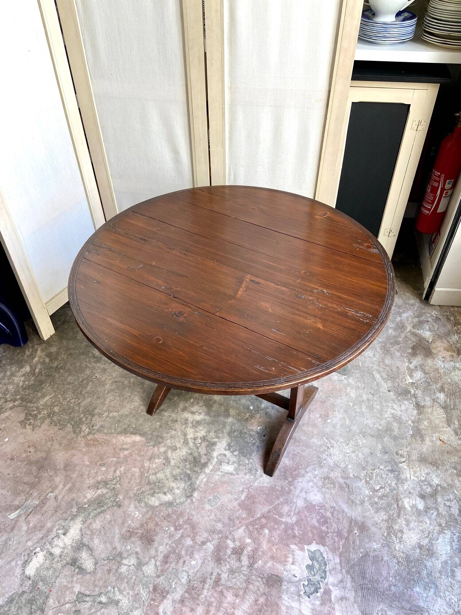 Harvestable winegrower's table in dark wood ⌀ 91 cm
