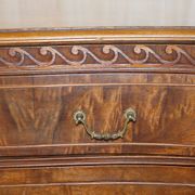 Commode Victorienne Tardive en Bois Dur Pieds Griffe et Boule