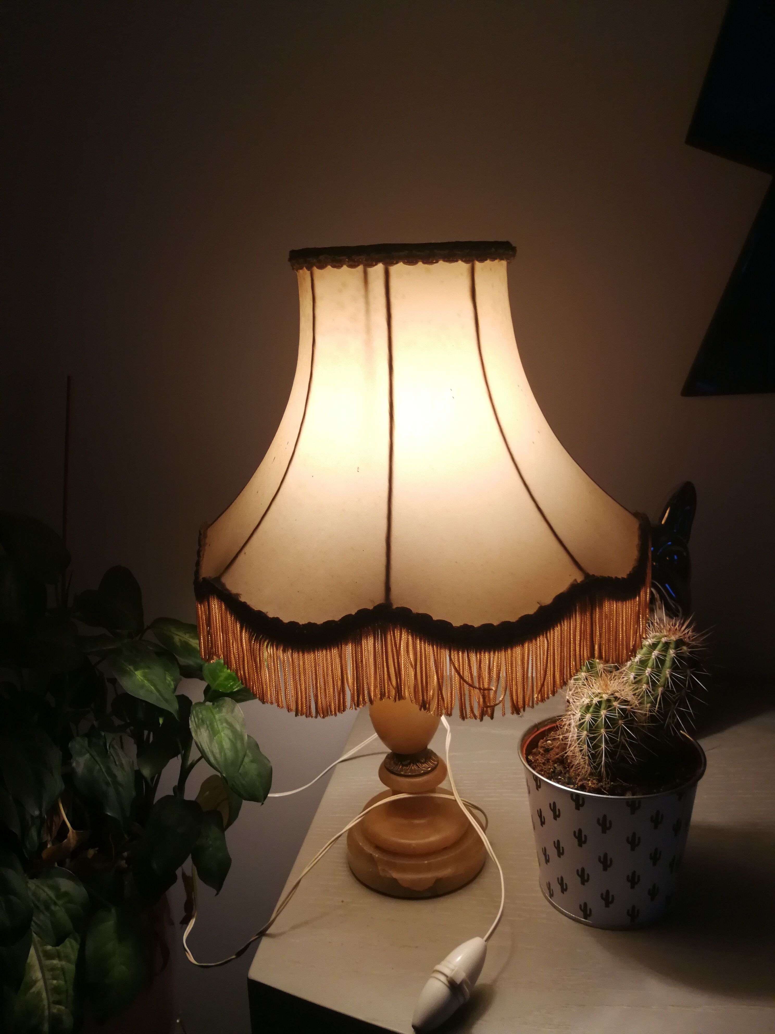 Bedside lamp in alabaster