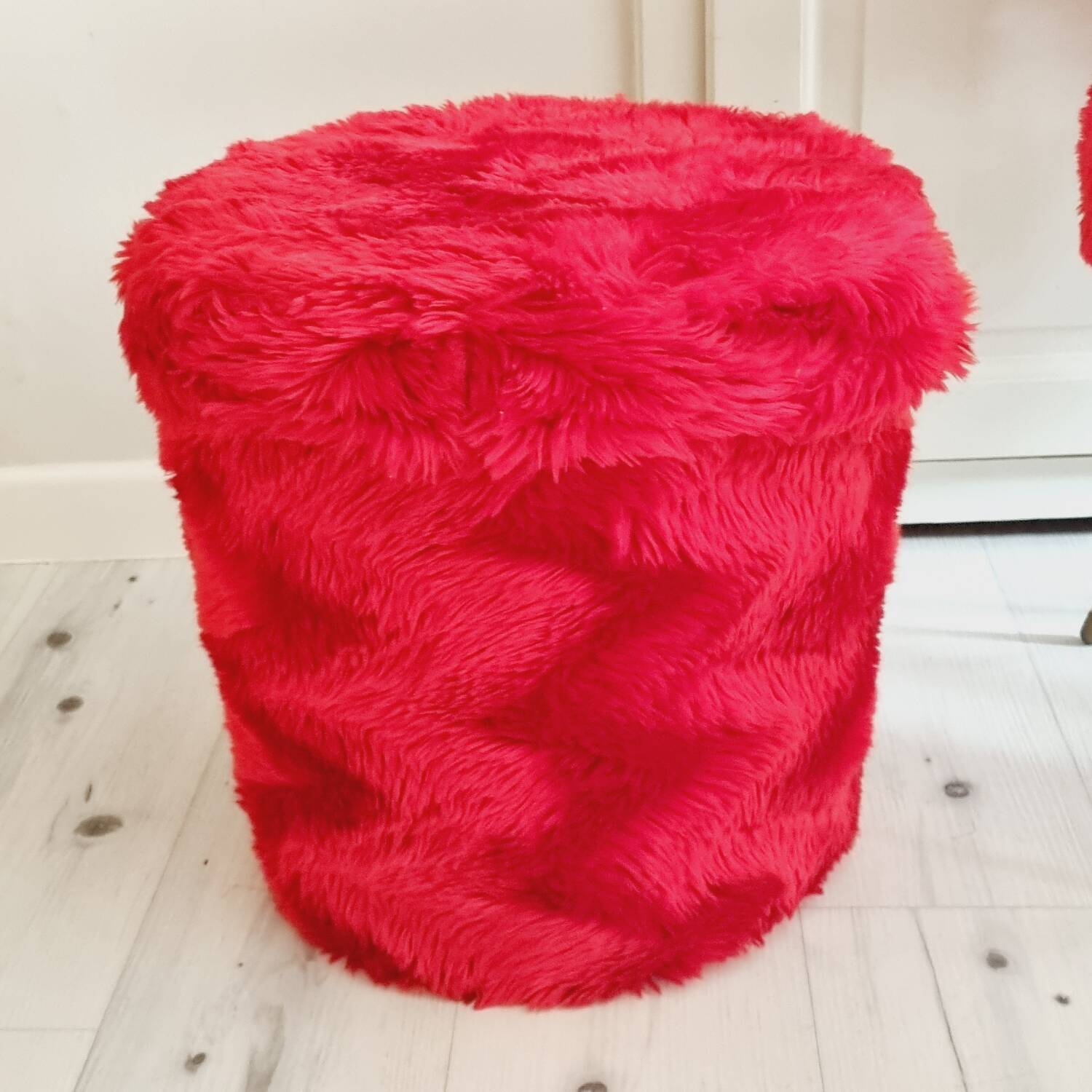 Pelfran France red pouf