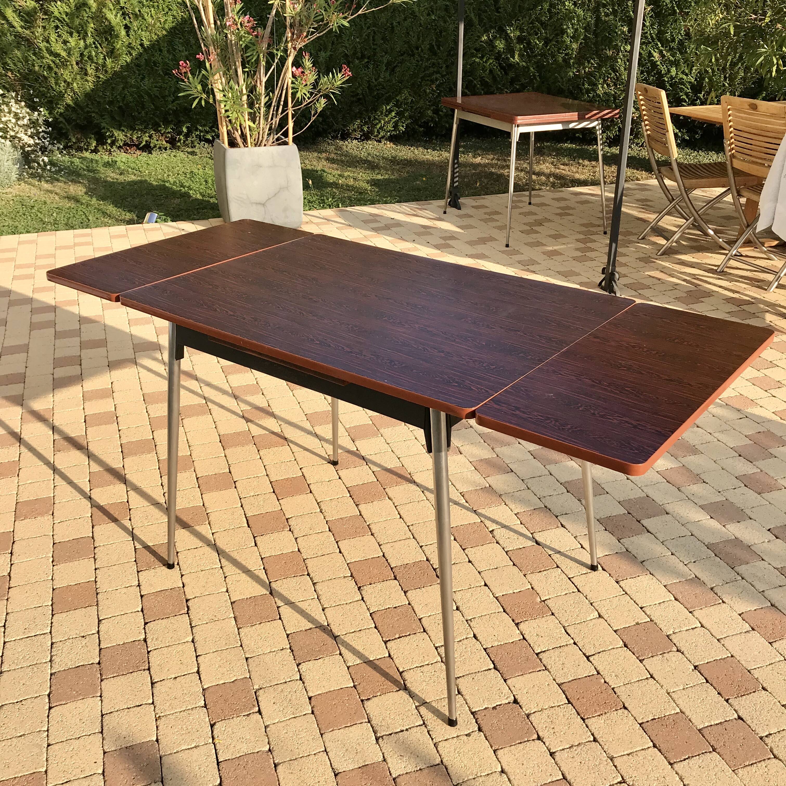 70s lengthening formica table