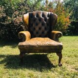 Chesterfield eared armchair with armrests