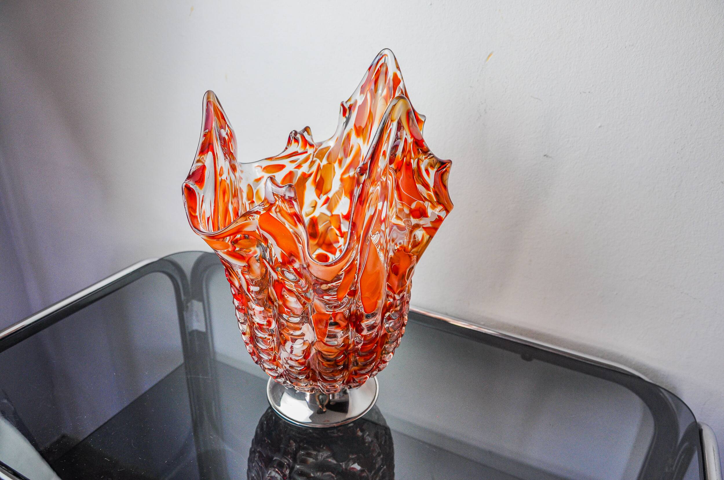 Red and white Seguso vase in Murano glass, Italy, 1960