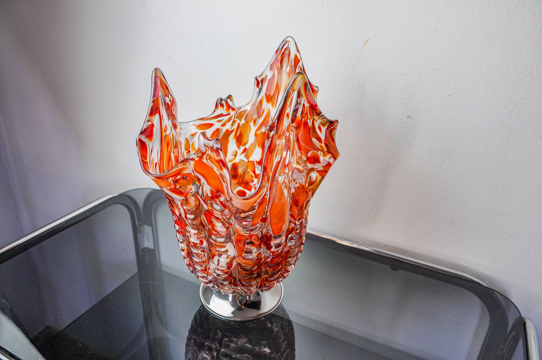 Red and white Seguso vase in Murano glass, Italy, 1960