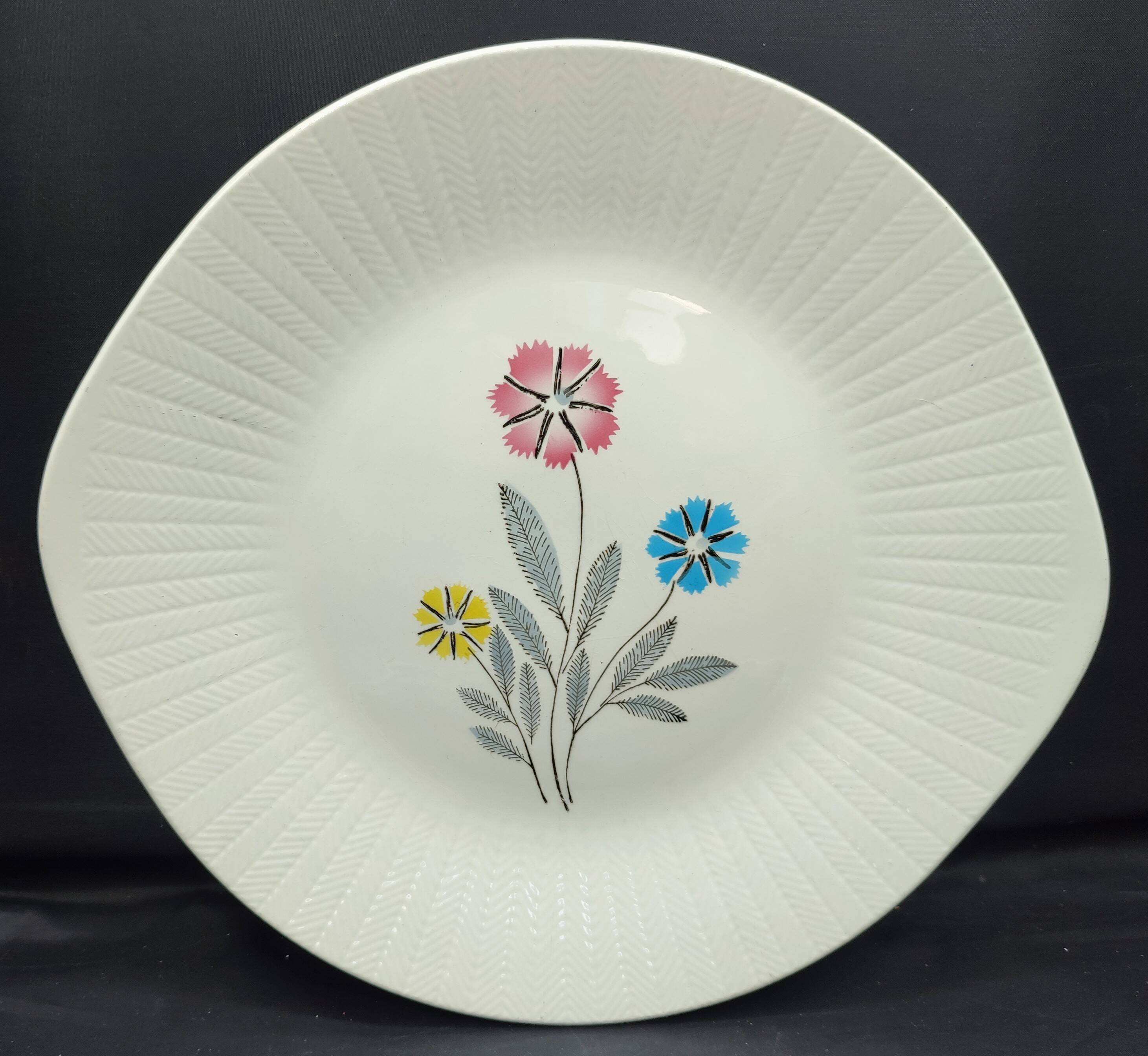 Lot of 8 Vintage Ceranord Saint-Amand Aster Tableware from the 1950s-60s.