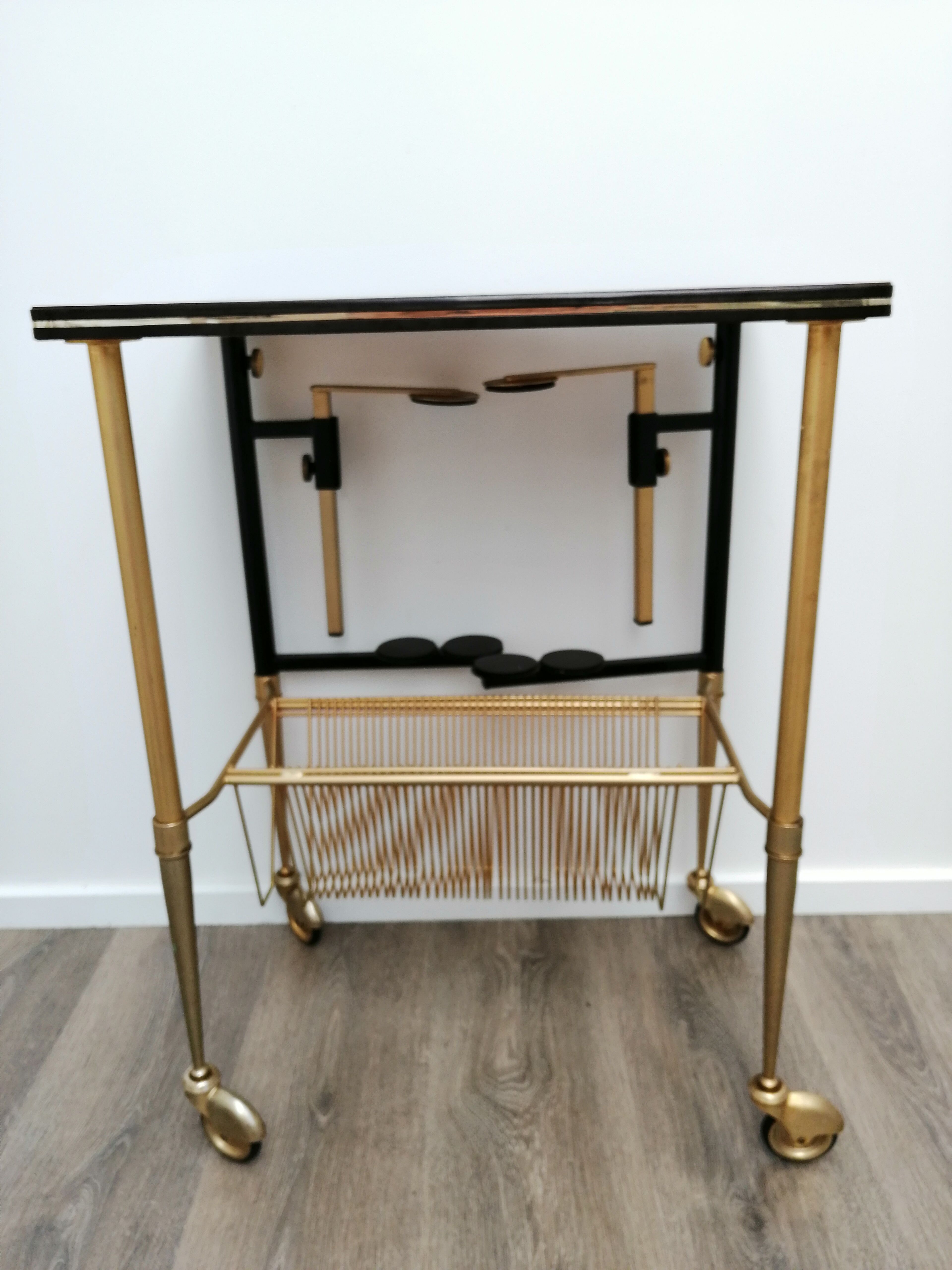 Furniture for vinyl platinum