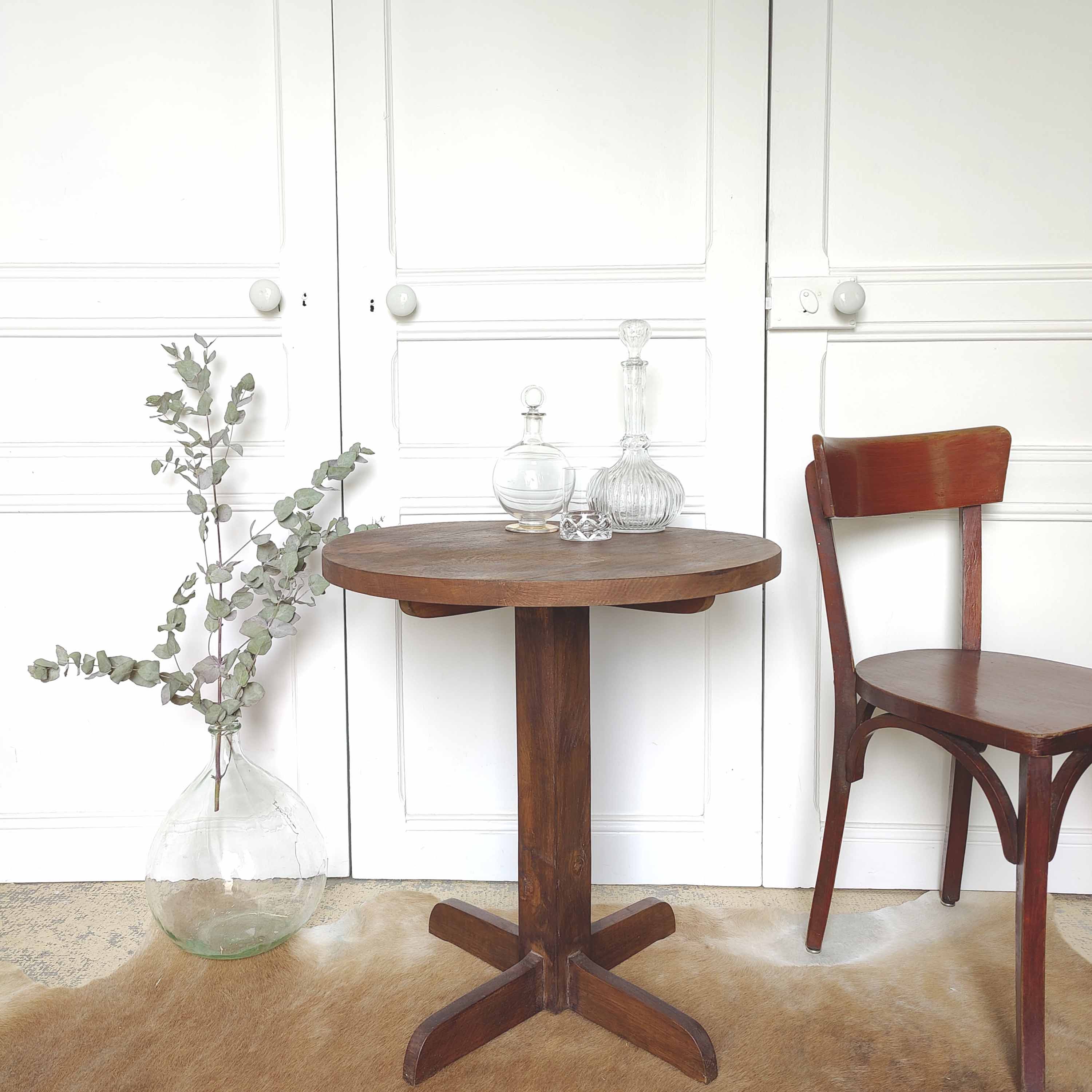 Wooden pedestal table 40s