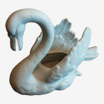 Biscuit swan statue