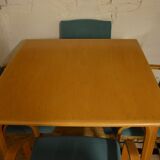 Table carrée en bois années 80