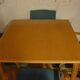 Table carrée en bois années 80