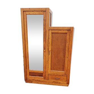 Asymmetrical cabinet