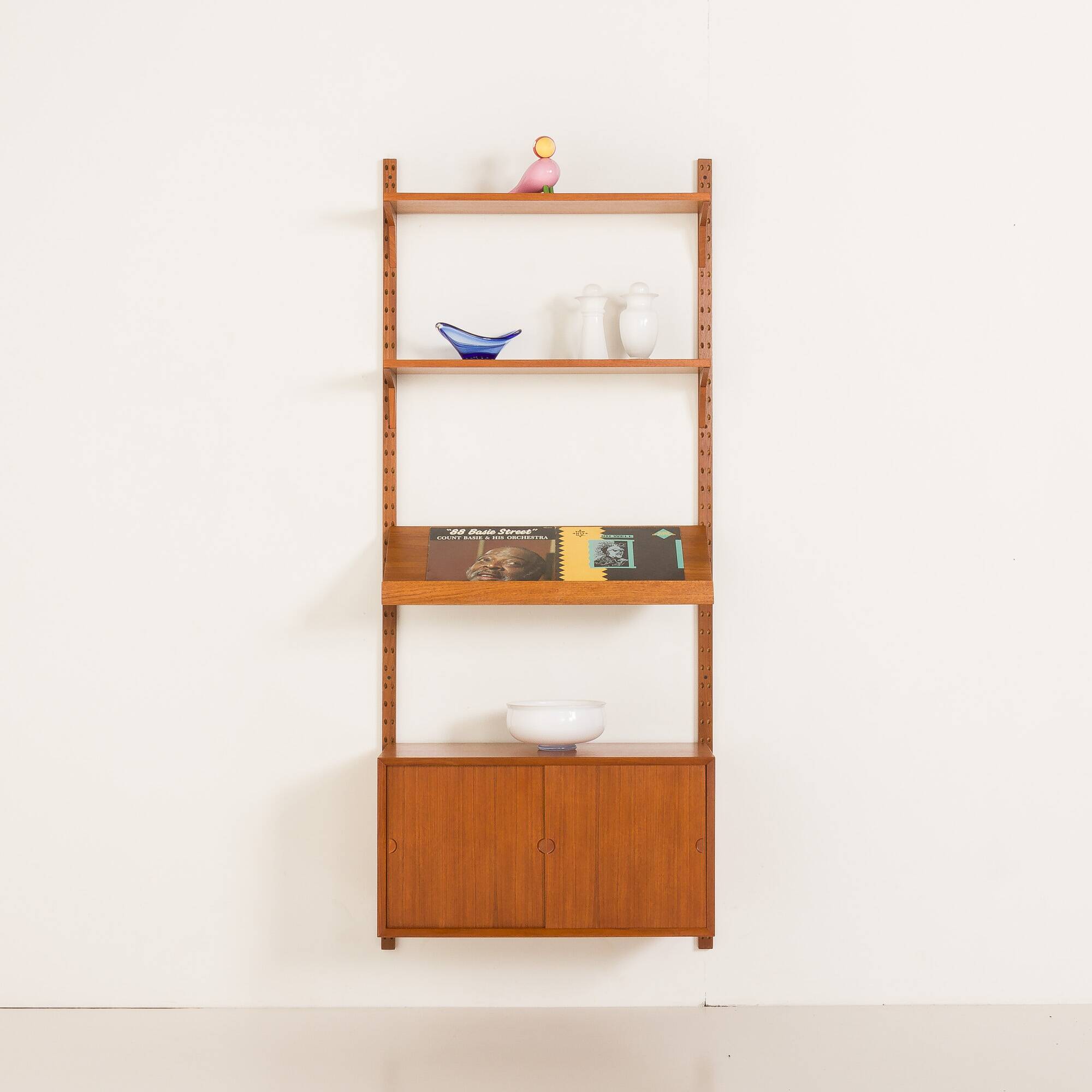 Poul Cadovius teak wall unit with expository shelf for Cado, Denmark 1960s